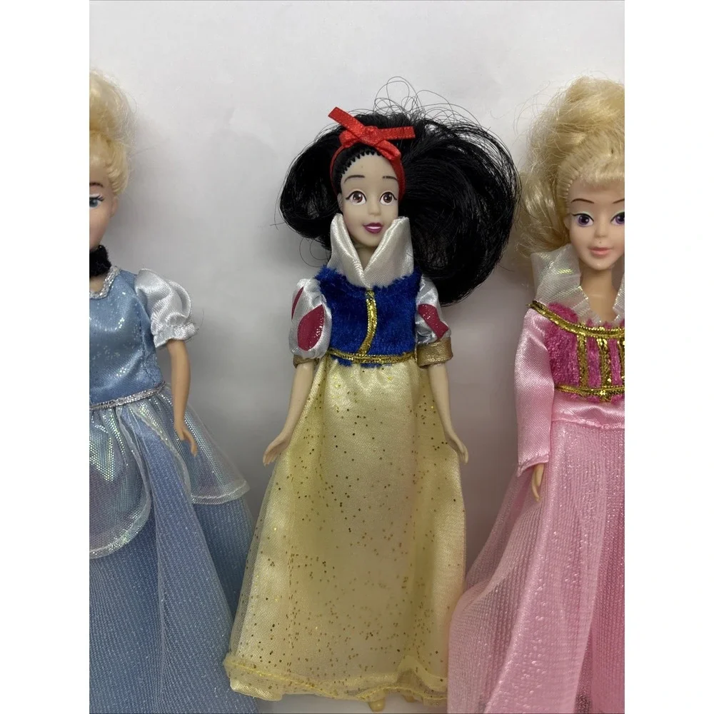 4 Disneyland California Disney Princesses Snow White Cinderella Belle‎ Aurora 6